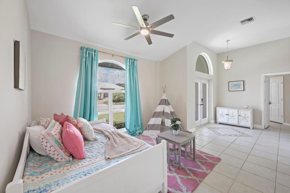 Family friendly home with pool and steps to beach House in Marco Island