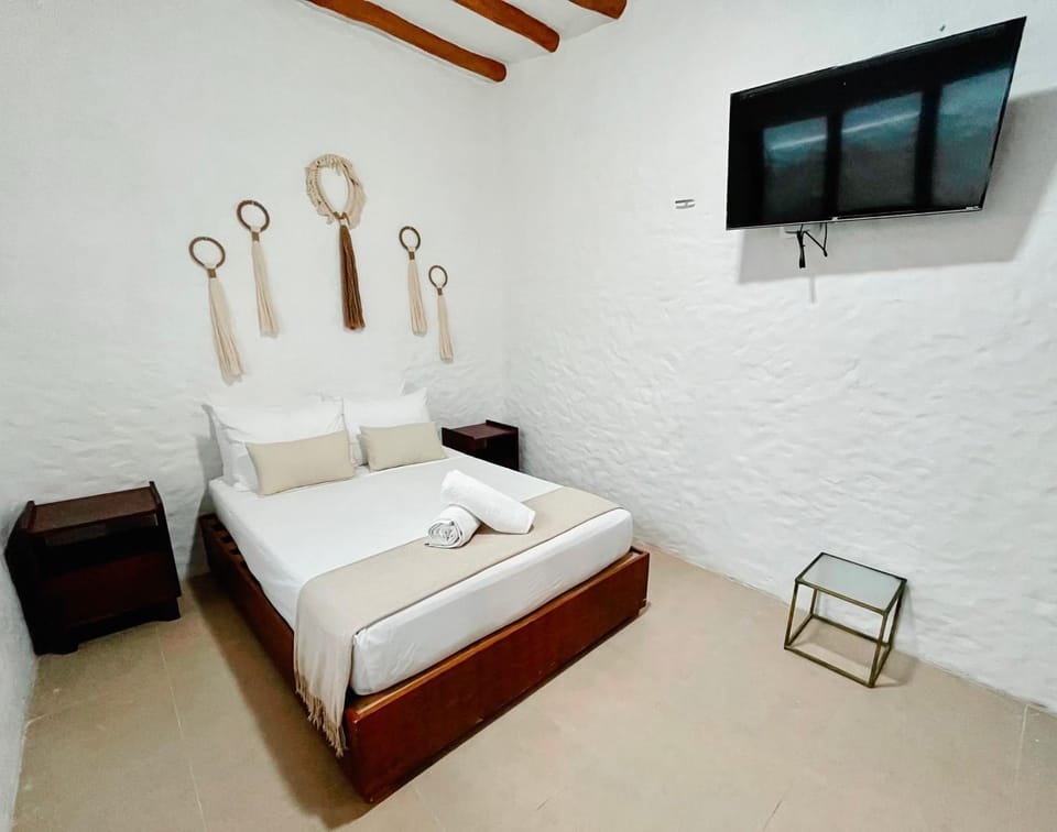TV and multimedia, Bedroom, towels