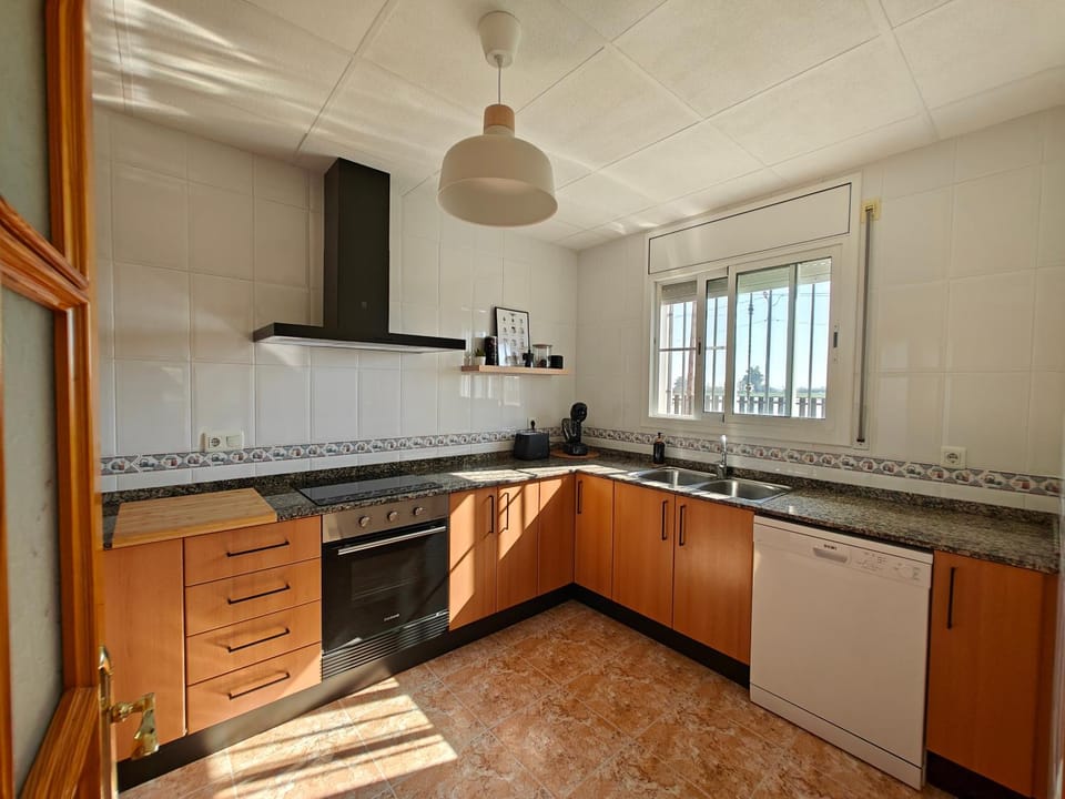 Kitchen or kitchenette, dishwasher, pet friendly, stove