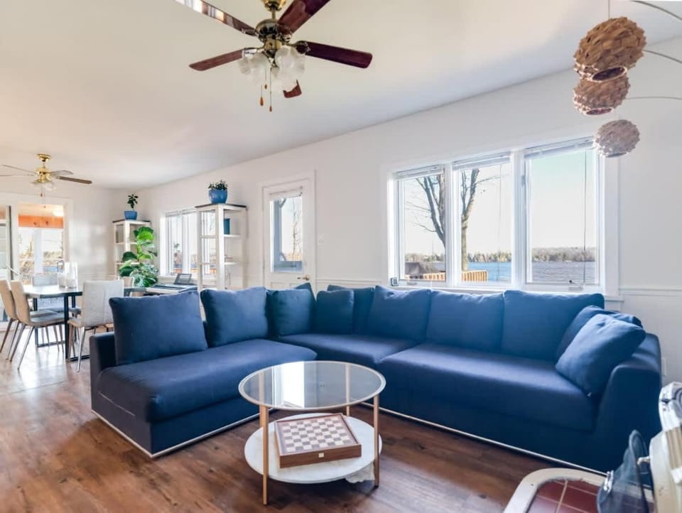 Cozy family waterfront retreat recently renovated House in Greater Napanee