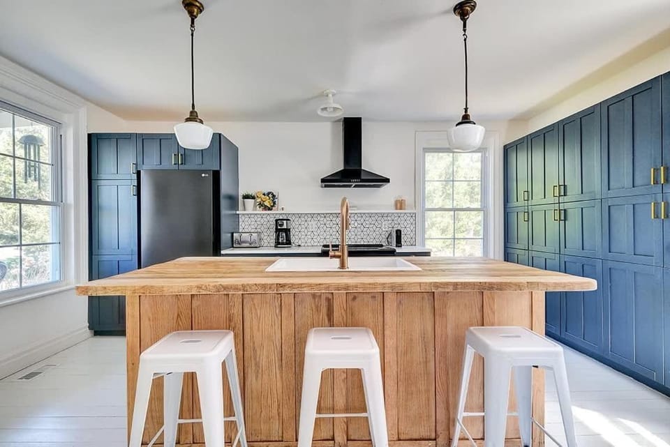 The Gem - Beautiful farmhouse with hot tub House in New York