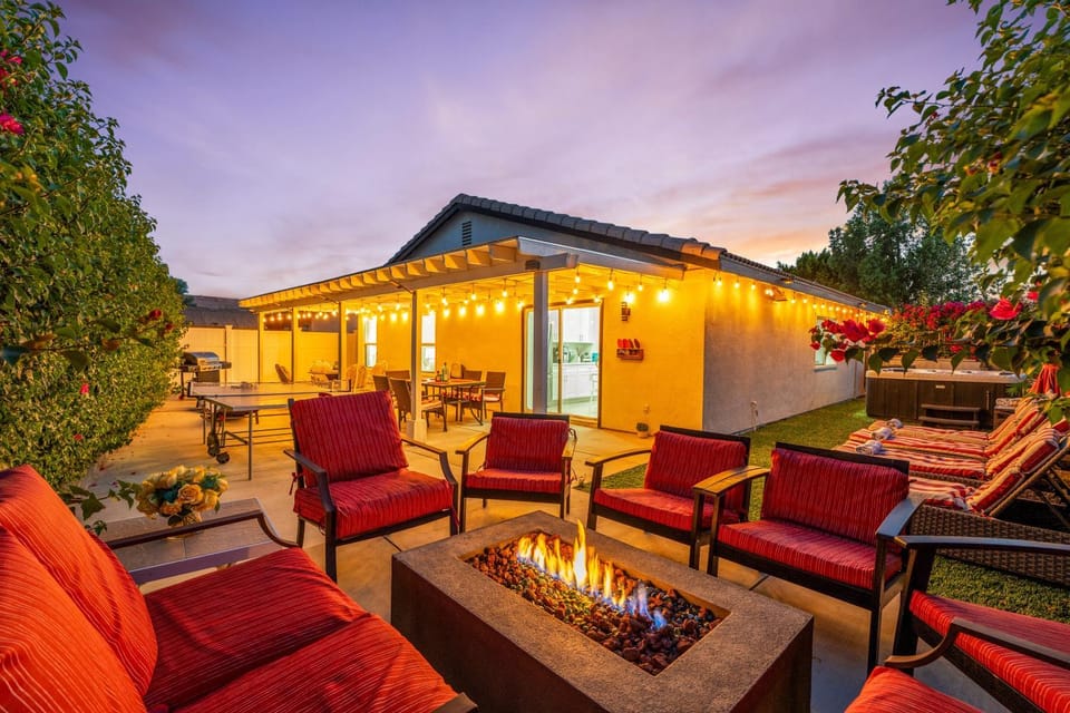 The Coachella Gem weekly discounts House in Indio
