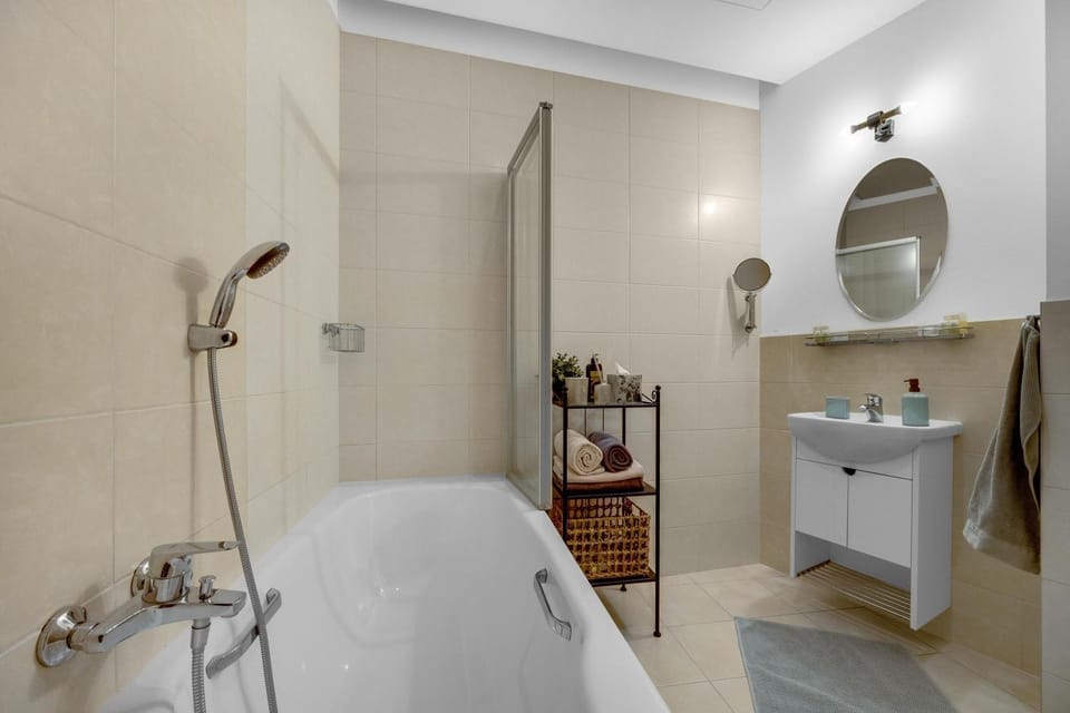 Shower, Bathroom, Bath, towels