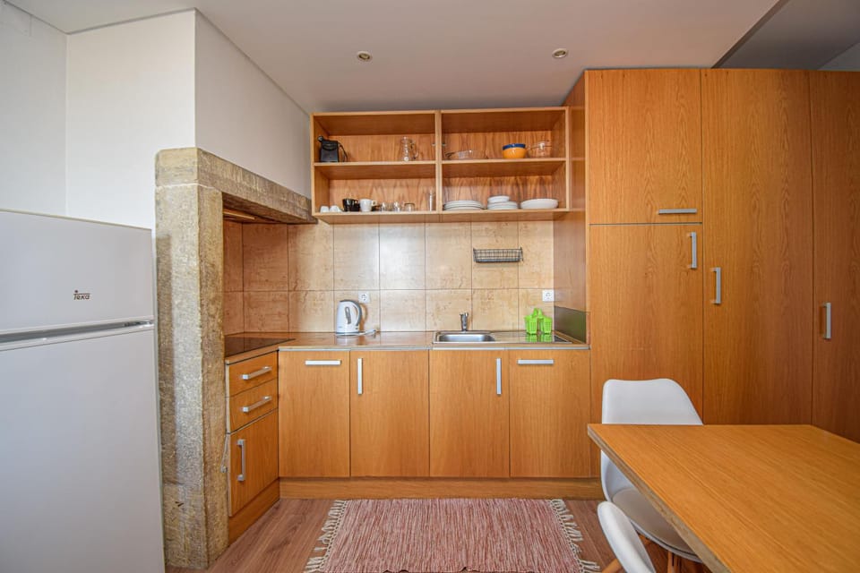 Kitchen or kitchenette, Dining area, stove