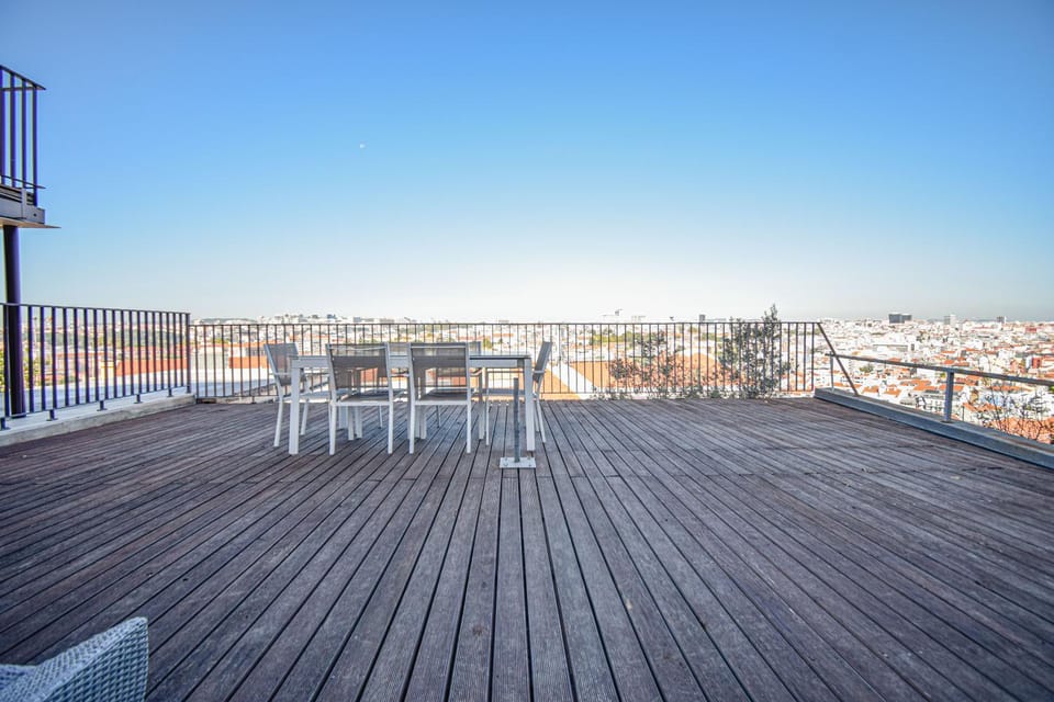View (from property/room), Balcony/Terrace, City view