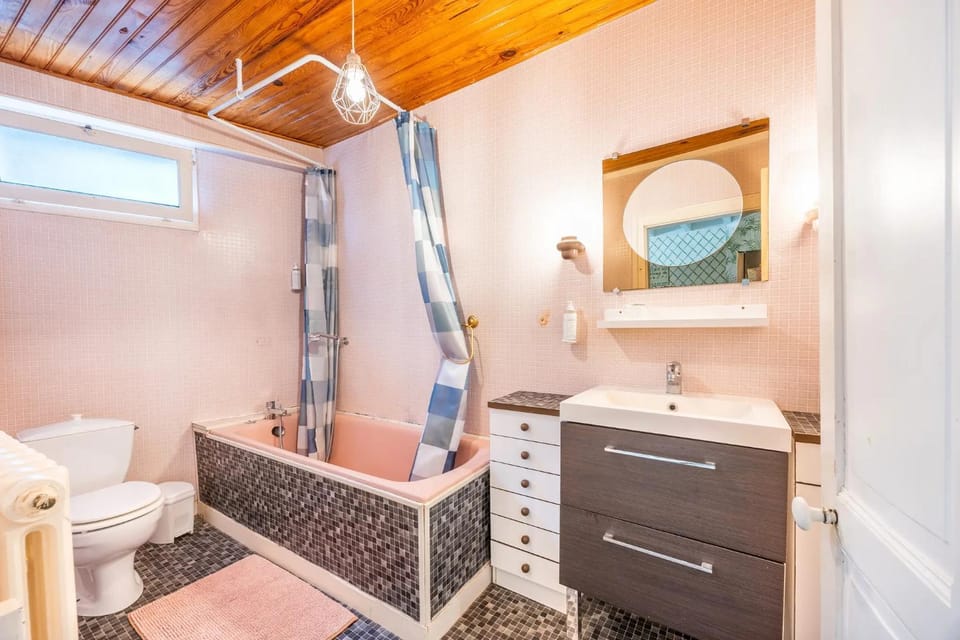 Bathroom, Bath