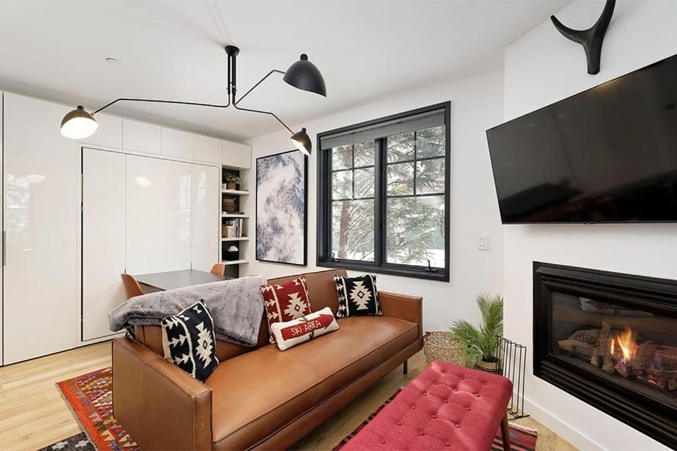 TV and multimedia, Living room, flat iron