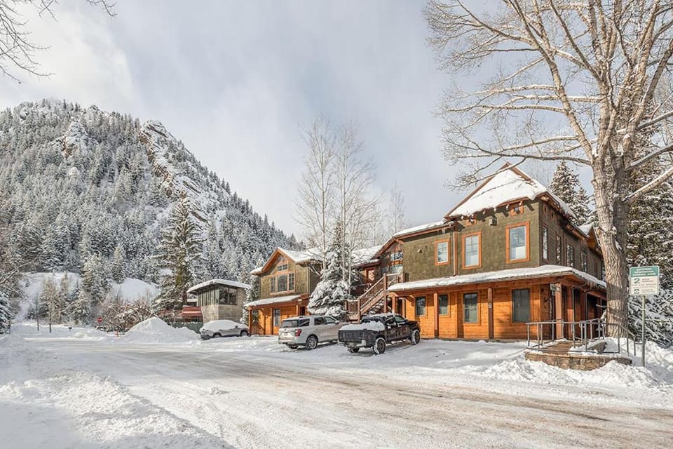 Property building, Mountain view