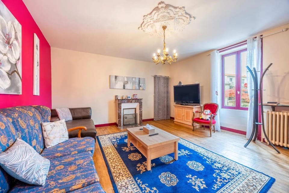 Communal lounge/ TV room, fireplace