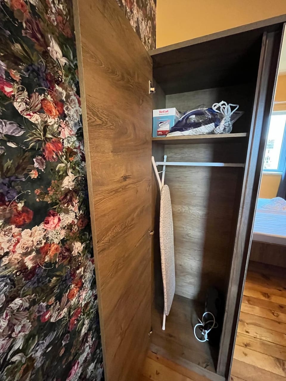 Bed, Photo of the whole room, Bedroom, flat iron, wardrobe