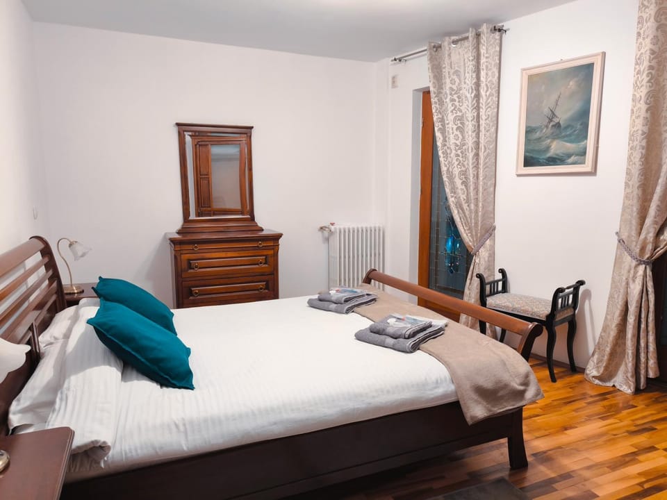 Old Town Studio - Victoriei 2 Apartment in Bucharest