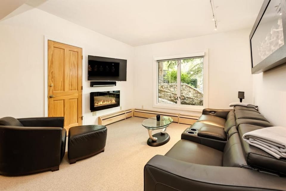 Living room, Seating area, flat iron