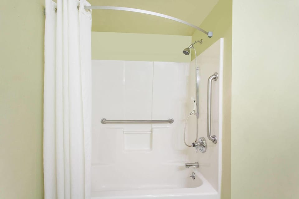 Bathroom, acessibility