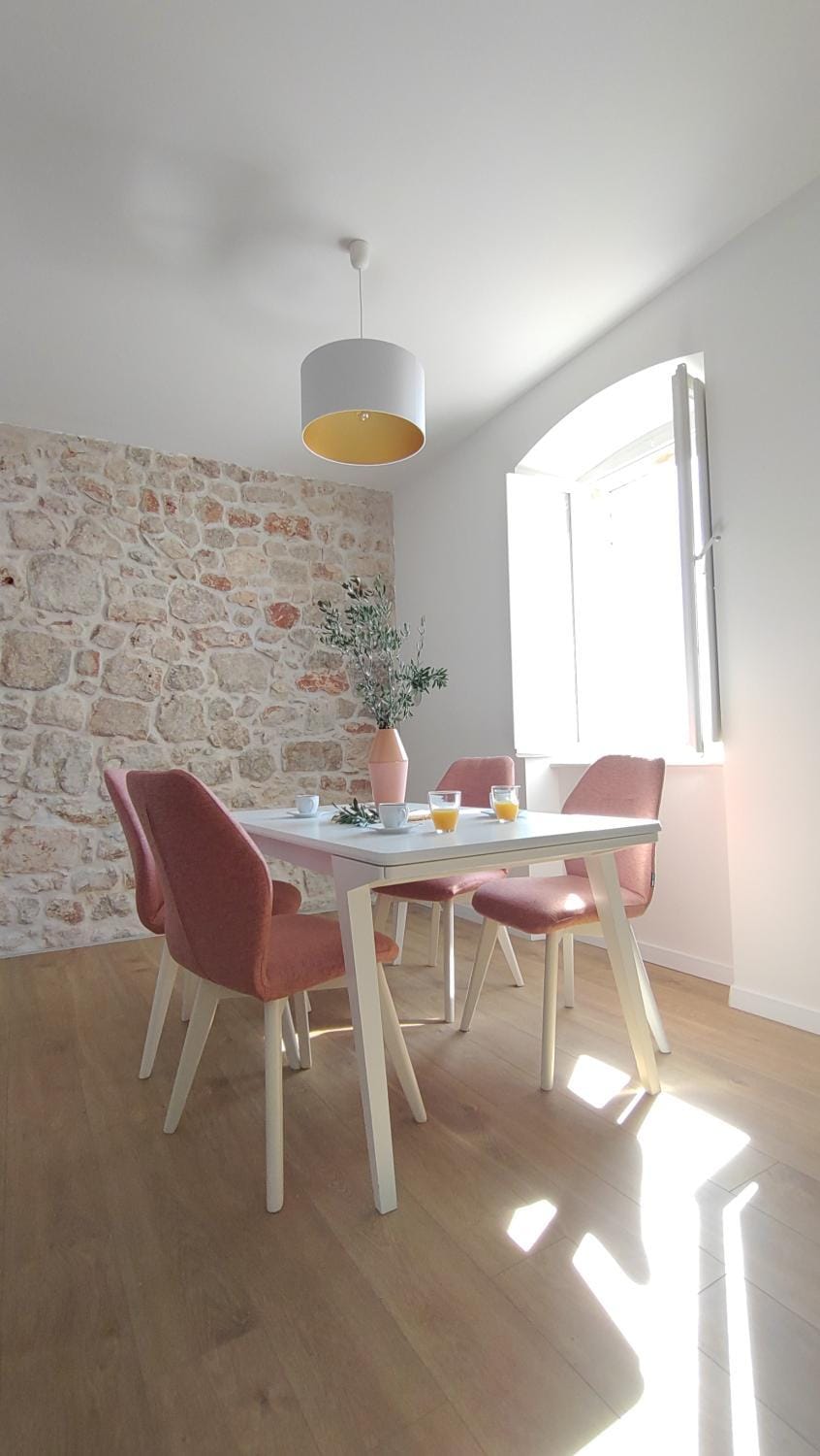 Living room, Seating area, Dining area