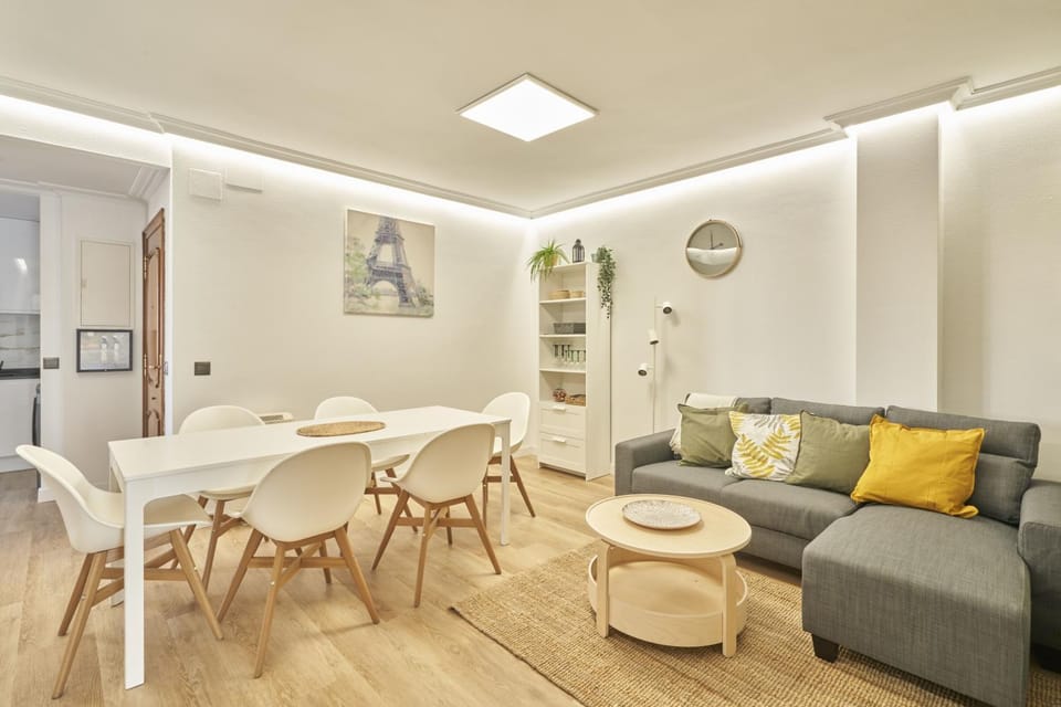 Living room, Dining area