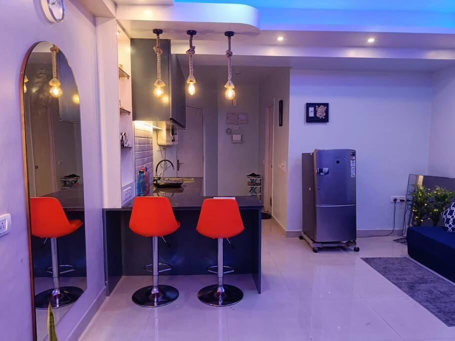 Elegant Xanadu Studio -Pool, Airport, CC2 Mall Apartment in Kolkata