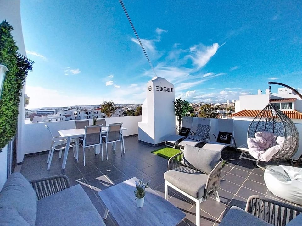 HIMALAYA ROOFTOP Sea VIEW Apartment in Albufeira