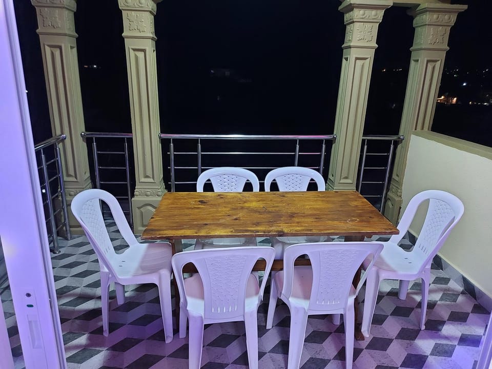 RS VILLA SHARE APARTMENT with private room ,good wifi, 150mts to beaches bus stop, Vacation rental in Flic en Flac