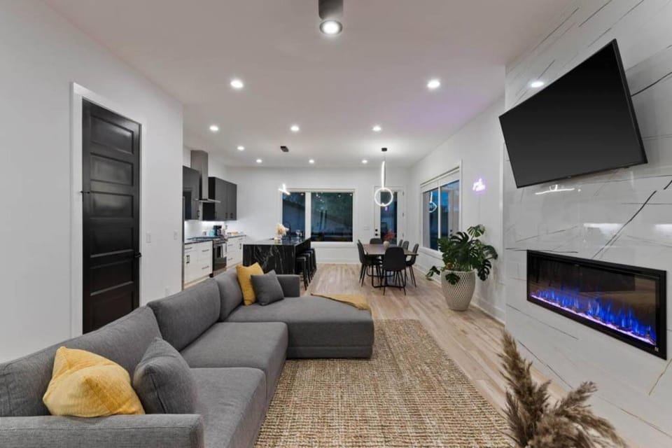 TV and multimedia, Living room, Seating area