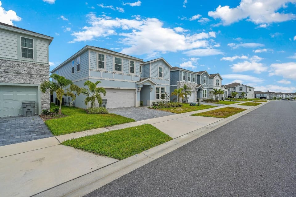 New Luxury 10 Bedrooms Home - Windsor Island House in Polk County
