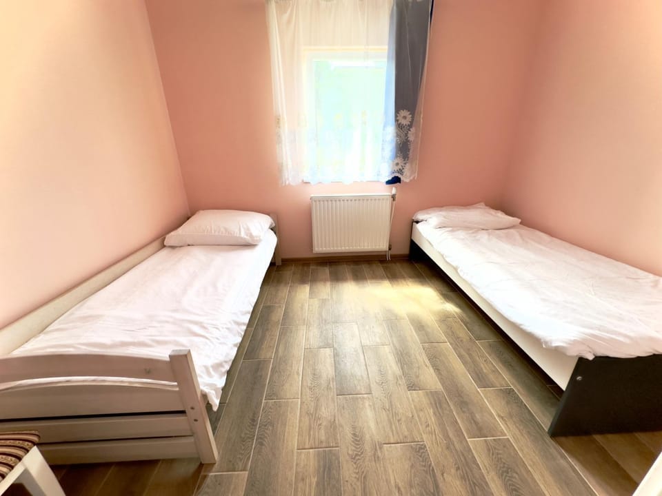 Apartament 4 osobowy obok Szpitala Brzeziny 2 pokoje Prywatna łazienka i kuchnia 32m2 Vacation rental in Masovian Voivodeship