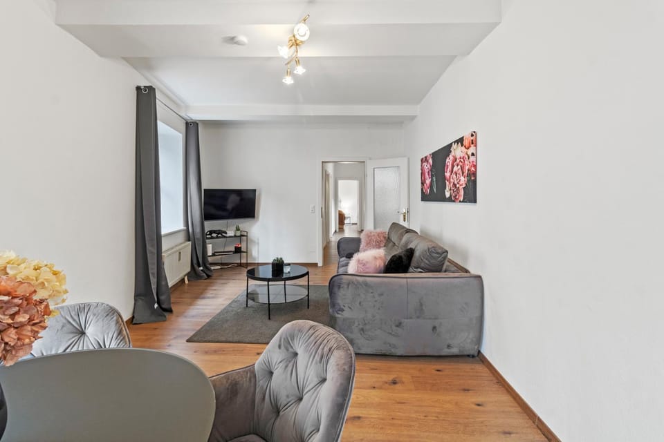 Communal lounge/ TV room, TV and multimedia, Living room, Evening entertainment