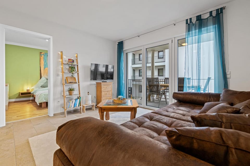 Communal lounge/ TV room, TV and multimedia, Living room, Photo of the whole room, Seating area, Evening entertainment