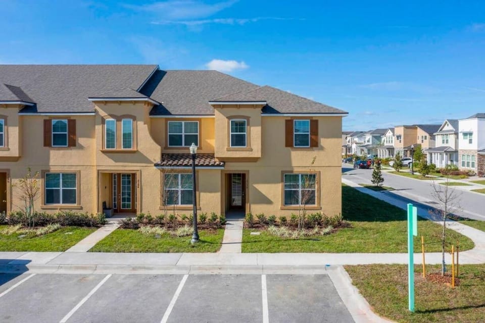 Modern 6BR Home with Water Club House House in Osceola County