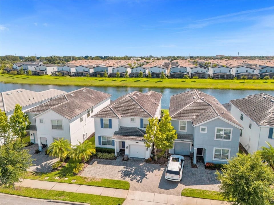 Luxury 6 Bedrooms w/ Lake View Near Disney 10 Min House in Kissimmee