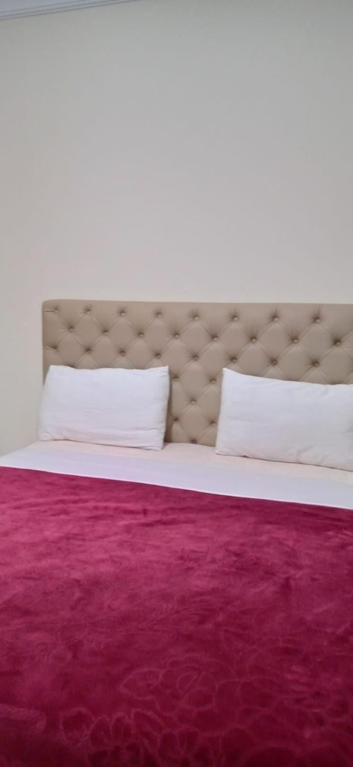 Bed, Living room, Photo of the whole room, Bedroom