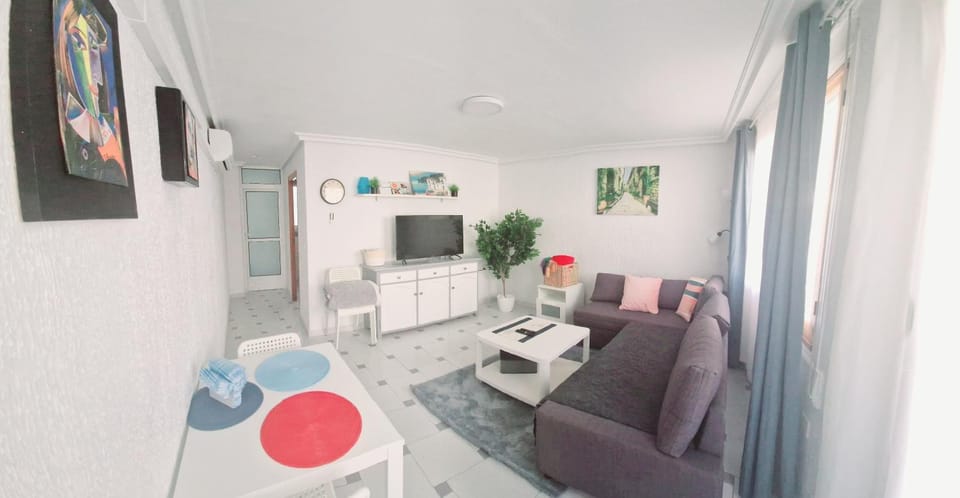 Communal lounge/ TV room, TV and multimedia, Living room, Seating area
