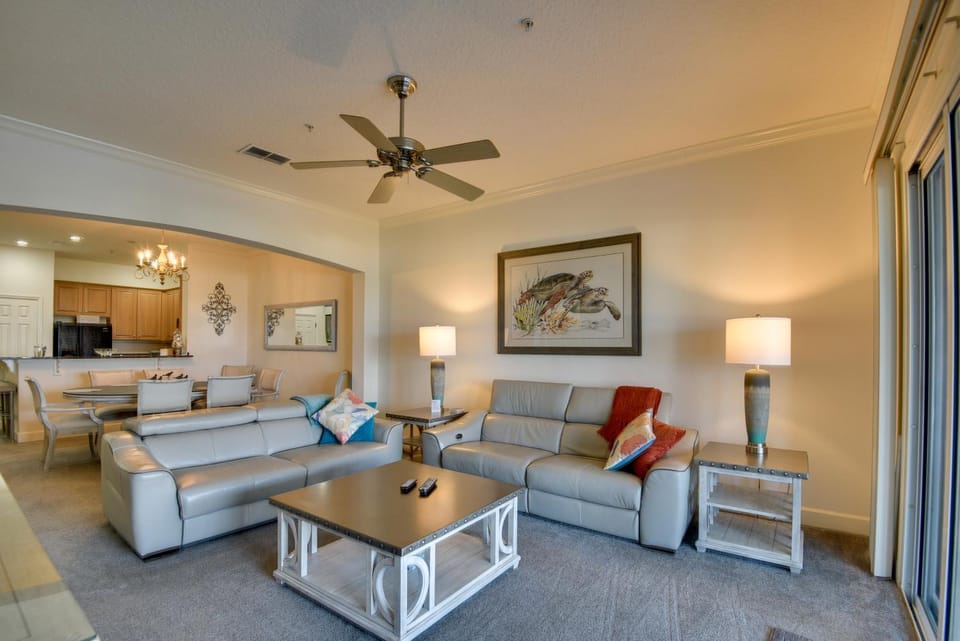 Spacious Palm Coast Condo: Balcony, Beach Access! House in Palm Coast
