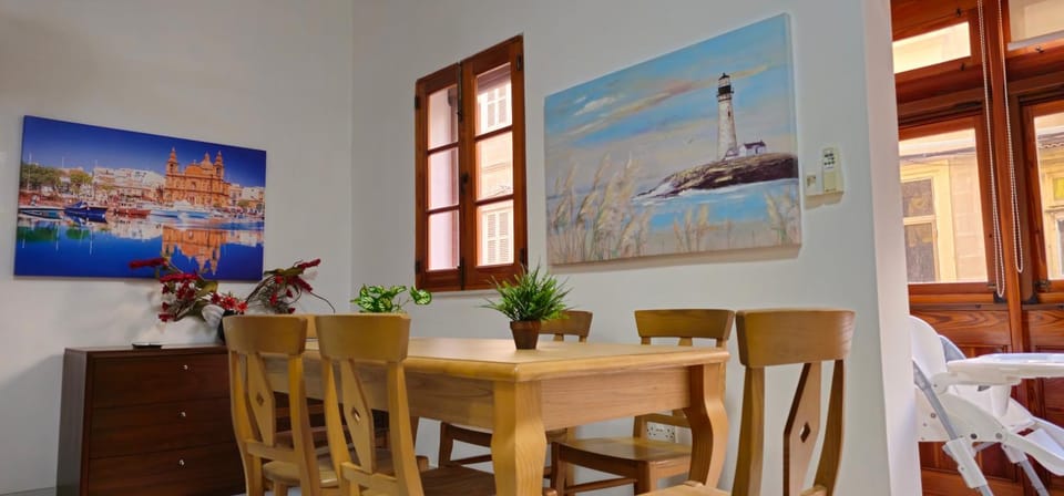 Living room, Decorative detail, Seating area, Dining area