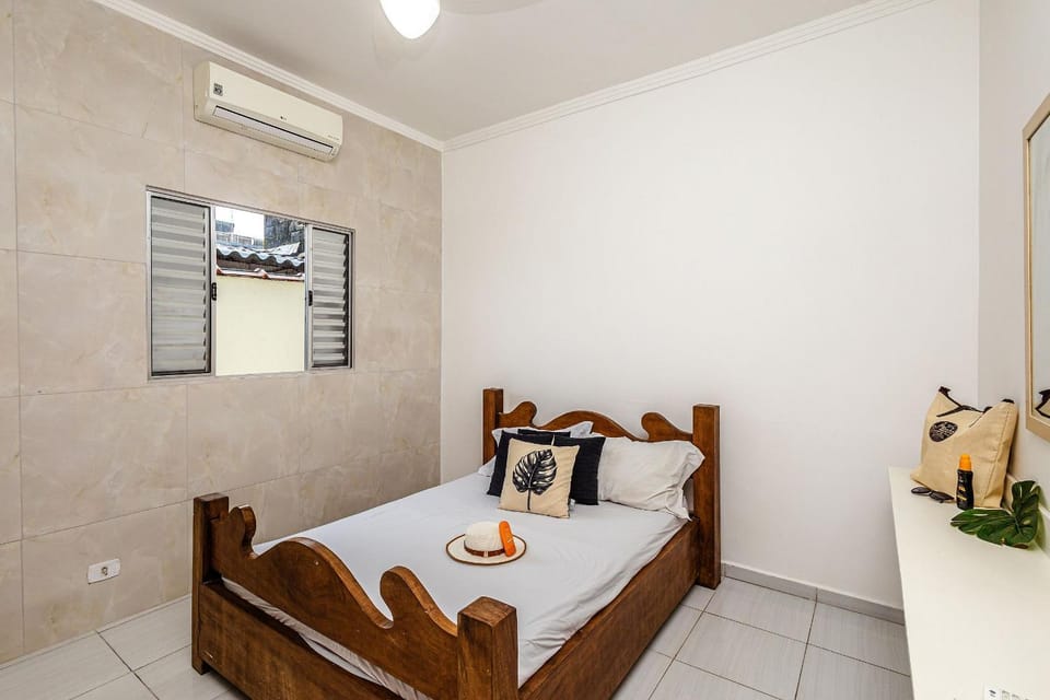 Bed, Photo of the whole room, Bedroom, air conditioner