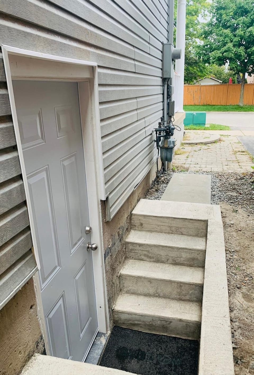 Facade/entrance