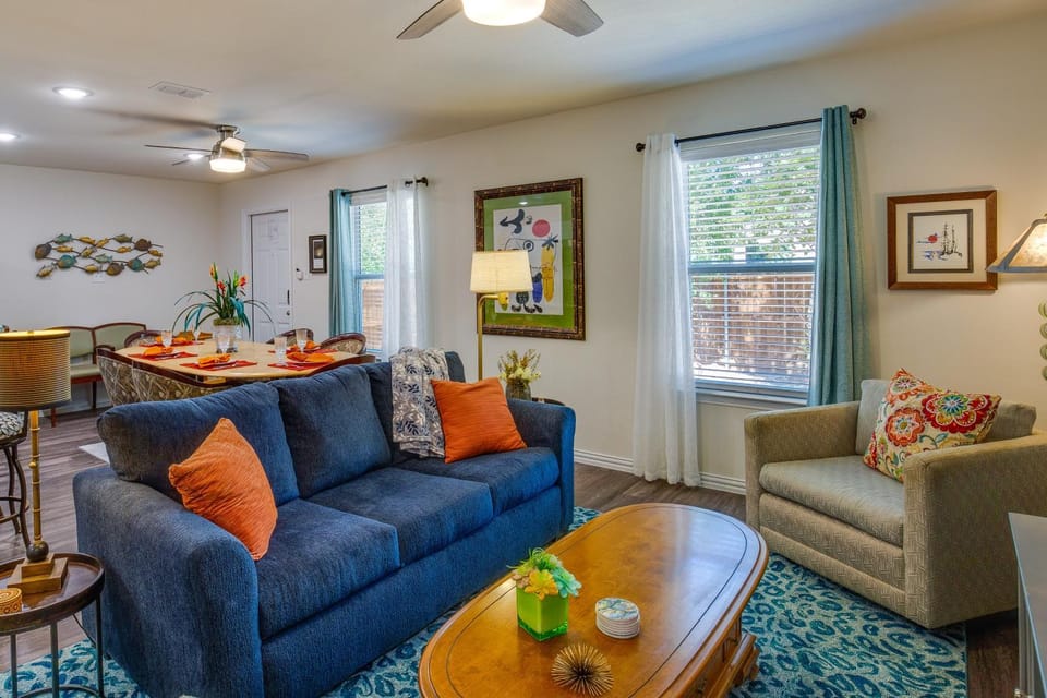 Game Room + Walk to Beach: Gun Barrel City Gem! House in Gun Barrel City