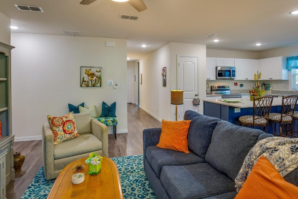 Game Room + Walk to Beach: Gun Barrel City Gem! House in Gun Barrel City