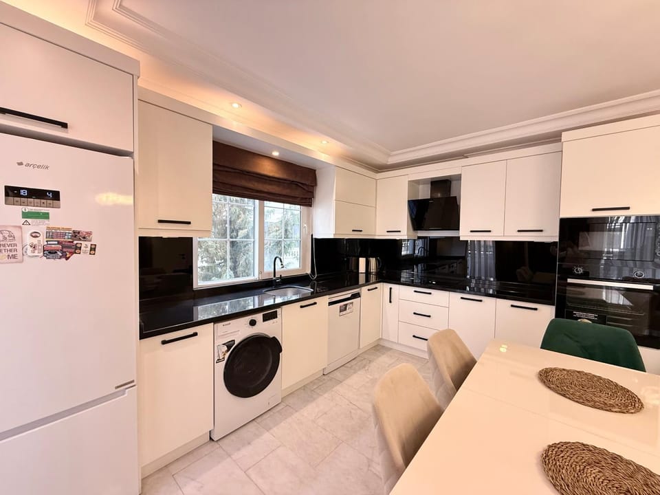 Dining area, dishwasher, microwave, oven, stove, kitchen