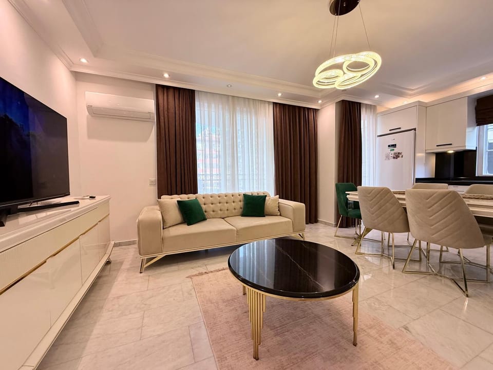 TV and multimedia, Living room, Seating area, Dining area