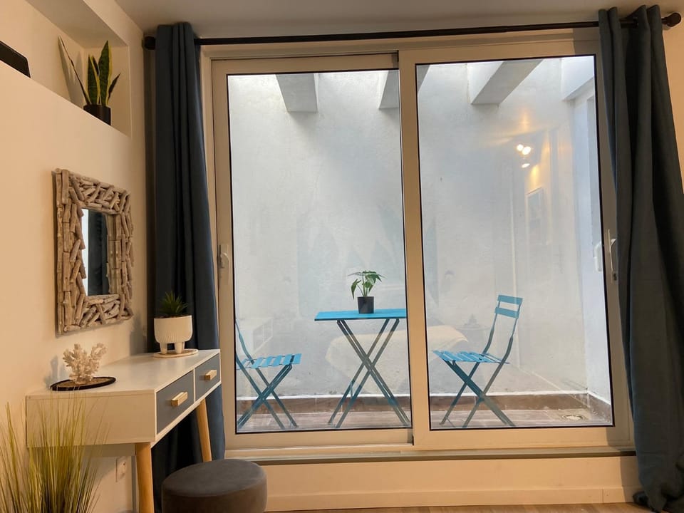 Appartement douillet avec terrasse Apartment in Nouvelle-Aquitaine