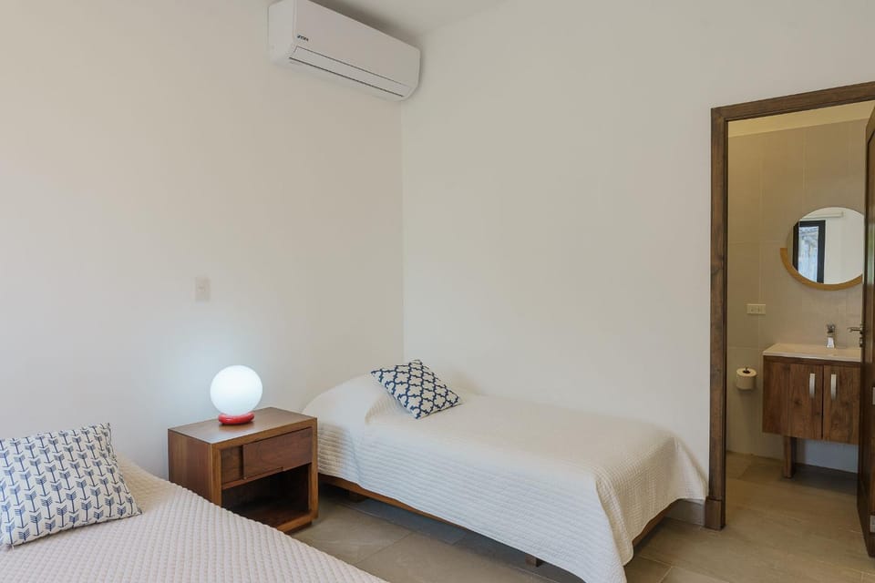 Bed, Photo of the whole room, Bedroom, air conditioner