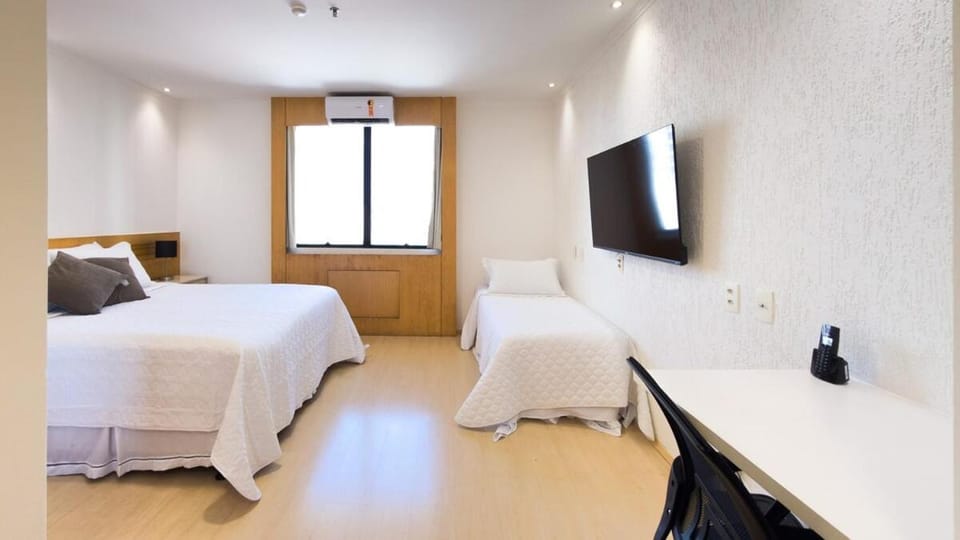 Bed, TV and multimedia, Photo of the whole room, Bedroom, air conditioner