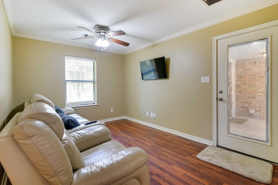 Cozy Texas City Guest House - 5 Mi to Beach! Apartment in Texas City
