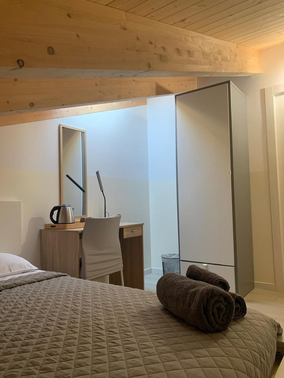 Bed, Photo of the whole room, Bedroom, wardrobe