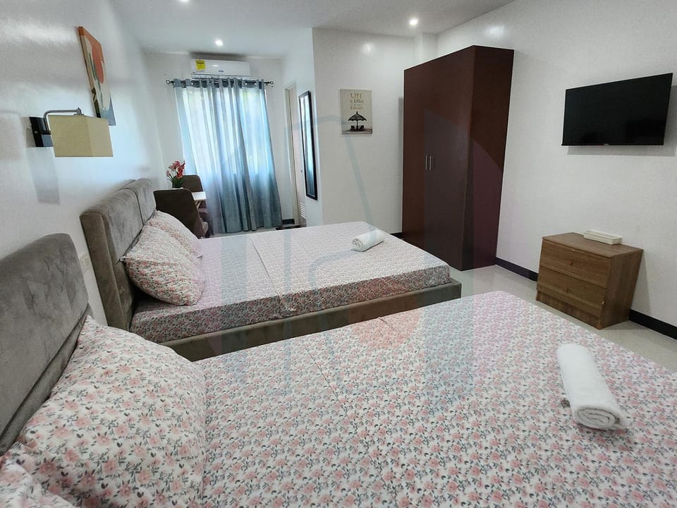 RiCres Hometel Double Bed R124 Hotel in Island Garden City of Samal