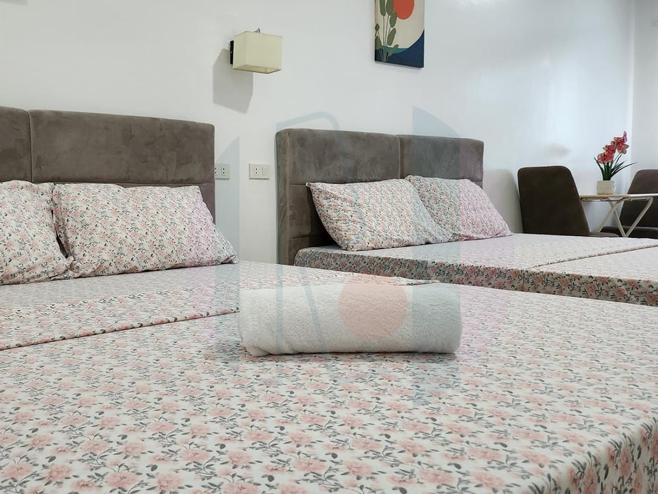 RiCres Hometel Double Bed R124 Hotel in Island Garden City of Samal