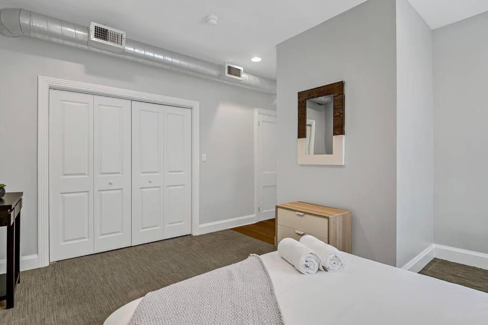 Charming HBG Haven: Cozy 1BR Apt Apartment in Harrisburg