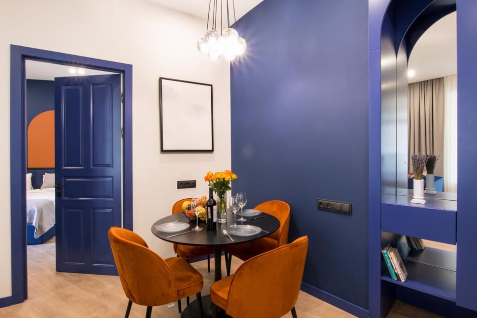 Living room, Seating area, Dining area