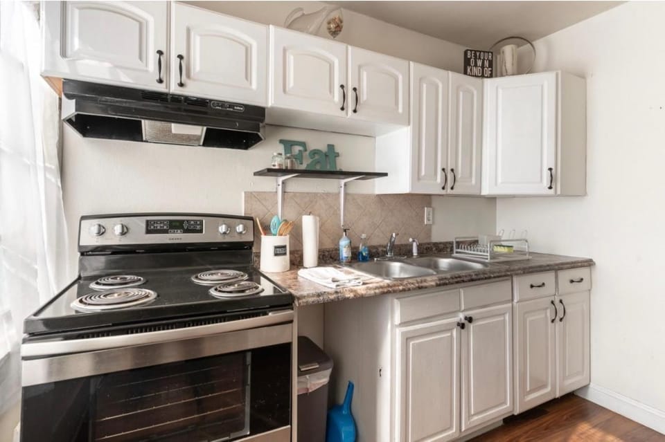 *Free Parking near Strip Cozy 2Br home Side: A House in Las Vegas