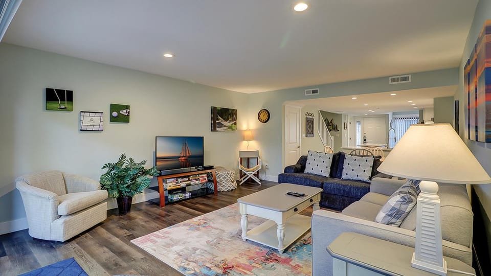 2 BR 25 BA, King, Double, Twin, Sleeper Sofa Bikes & Beach Gear included House in Hilton Head Island